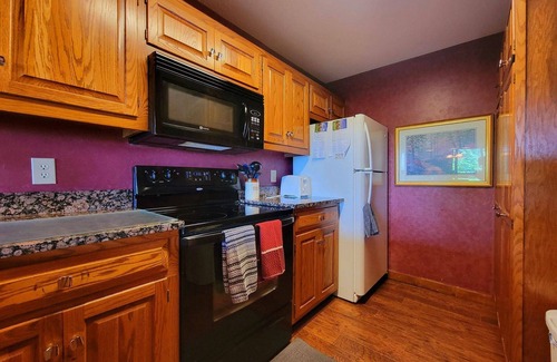 Sugar Mountain Condo | Serene & Cozy ★ Jetted Tub ★ Fireplace ★ Long Mountain view ★ Close 2 Resort