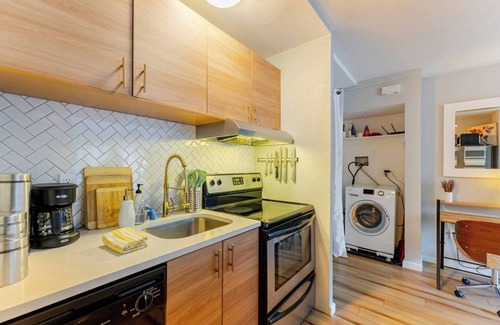 First Hill Condo | Serene downtown Seattle condo - Walk to Convention Center, Pike Place, top sites