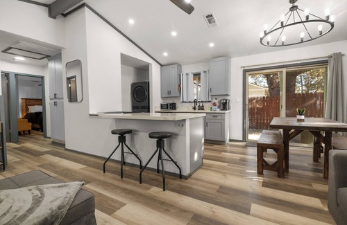 Woodlands Cabin | Serene Dream Cottage - Hot Tub, Walk to Park & Hiking Trails, Ping Pong