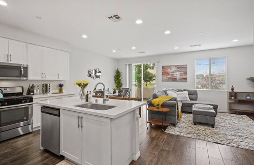 North Tustin House | Serene Escape: Family home for extended stays, all new, EV charger