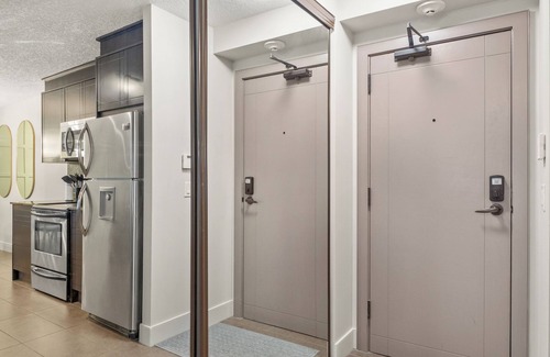 Connaught Condo | Serene Family Friendly Downtown Getaway!
