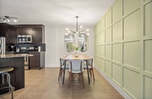 Connaught Condo | Serene Family Friendly Downtown Getaway!