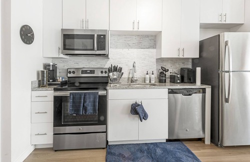Downtown Baltimore Apartment | Serene Garden View Studio | Luxury | DWTN Baltimore | Sports | Parking