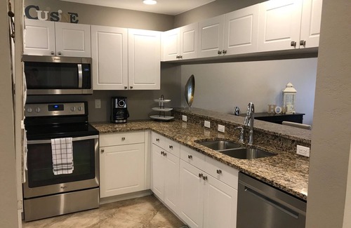 Bonita Shores Condo | Serene Getaway-5min to ocean. Bonita Springs/Naples.