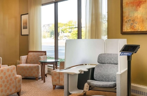 Wauwatosa Hotel | Serene Getaway in West Wauwatosa! Pool, Free Parking, Pet-friendly Property!