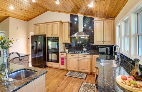 Granville House | Serene Granville Home w/ Cumberland River Views!