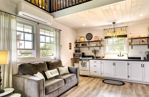 Greeneville House | Serene Greeneville Getaway w/ Mountain Views!