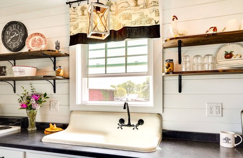 Greeneville House | Serene Greeneville Getaway w/ Mountain Views!