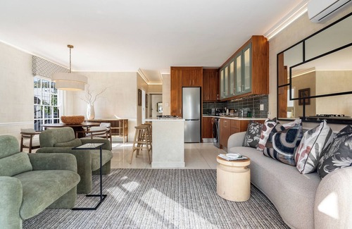 Flora Park Apartment | Serene Greenpoint Escape With Private Garden