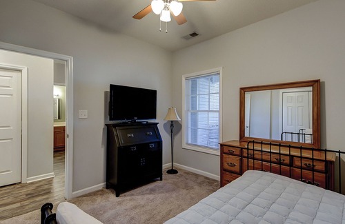 Surfside Beach Condo | Serene ground-floor condo in great location - dog-friendly
