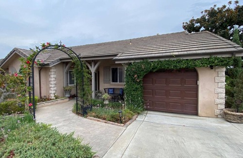 Fallbrook House | Serene Guest House on Avocado Grove and Vineyard
