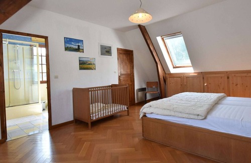 Saint-Pierre-le-Vieux House | Serene Holiday Home in Saint Pierre le Vieux with Garden