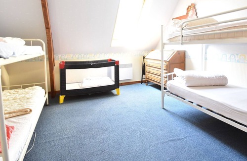 Saint-Pierre-le-Vieux House | Serene Holiday Home in Saint Pierre le Vieux with Garden