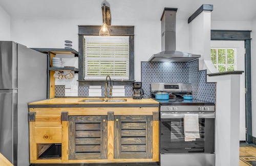 Starkville House | Serene | Handmade | Hideaway