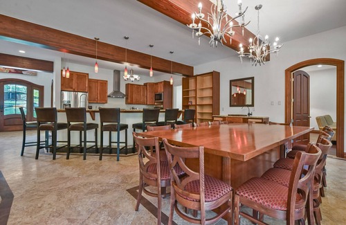 Albrightsville Villa | Serene Haven-An Exotic Villa with Hot Tub