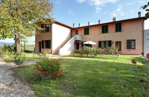 Stabbia House | Serene Holiday Home in Stabbia with Pool, Bikes & Garden