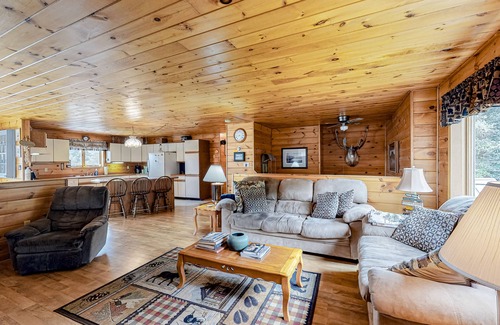 Northeast Somerset House | Serene Home Near Moosehead Lake w/Large Deck, Pool Table, Firepit & WiFi