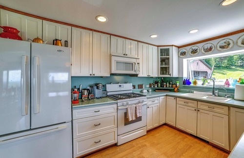 Jefferson House | Serene Home w/Deck, Pond & Mtn Views in Jefferson