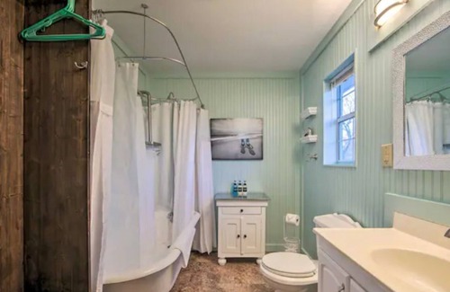 Cedar Creek Reservoir House | Serene Home w/Yard on Cedar Creek Lake