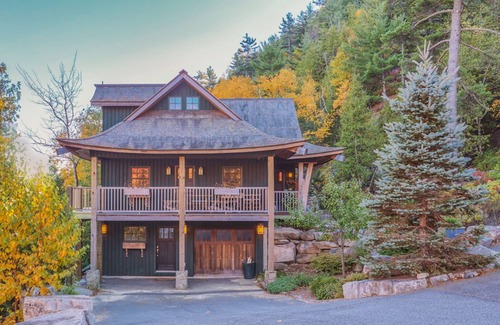 Hall Quarry House | Serene home with spacious deck and views - perfect to relax near Acadia !