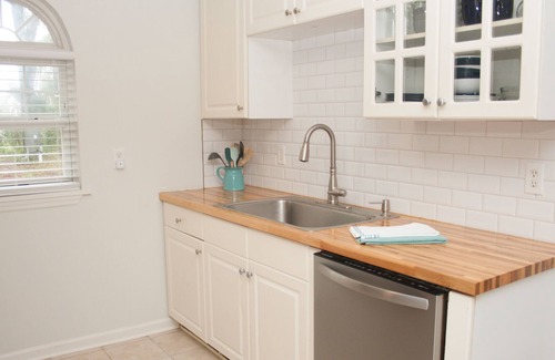 Savannah Cottage | Serene Island retreat, only 12 miles to beach or downtown Savannah.