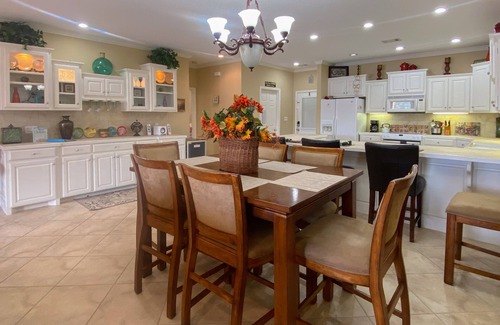 Lake Hamilton Condo | Serene lakefront condo with stunning views, private boat slip, and spacious deck