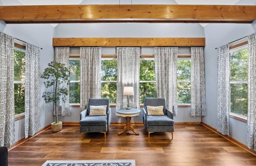 Se Ree House | Serene Lakefront Getaway for the Whole Family!