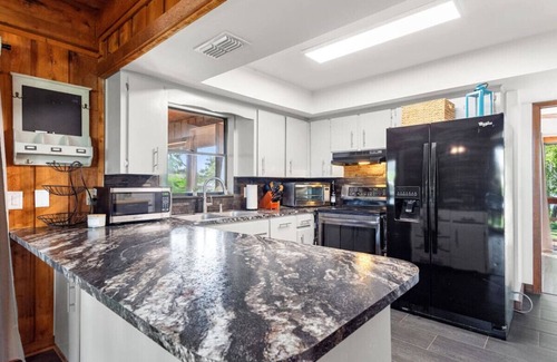 Winter Haven Apartment | Serene Lakeside Cottage Retreat
