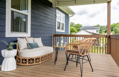 Weaverville House | Serene Luxury Retreat| Hot Tub|Views