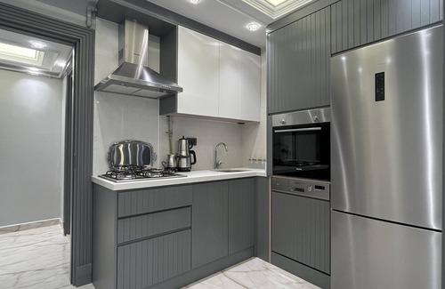Zeytinburnu Apartment | Serene Luxury Studio next to ISTANBUL Fisekhane & Marmaray Metro Station