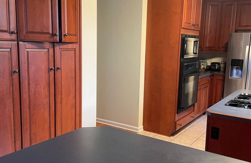 State College House | Serene Mansion Style Home in an Upscale Neighborhood close to Penn State