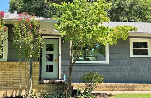 Springdale House | Serene Mid-Century Retreat: Discover Northwest Arkansas' Hidden Gem!