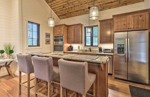 Glenville House | Serene Mountain Retreat! Rural Glenville Craftsman