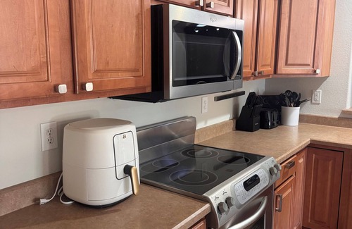 Maricopa House | Serene Oasis 3-bedroom bungalow with AC in Maricopa