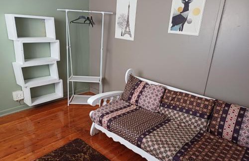 Germiston House | Serene on 5 Cologne