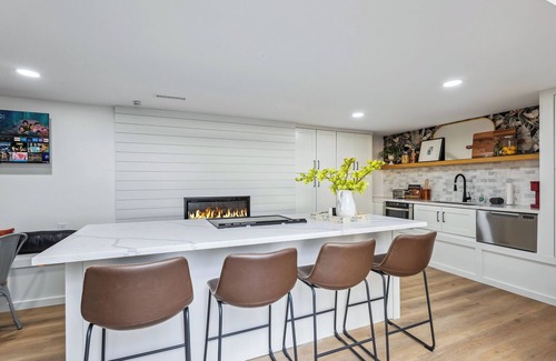 Lake Havasu City House | Serene Paradise; A Hilltop Gem