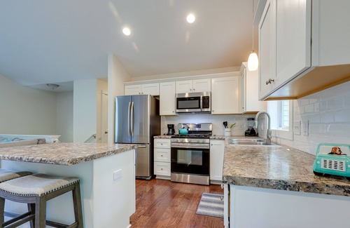 Pentwater House | Serene Pentwater Getaway w/Yard Near Lakes