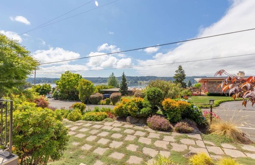 Poulsbo House | Serene Poulsbo 6br, Sleeps 12, Liberty Bay And Mountain Views