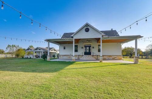 Needville House | Serene Ranch Home with Outdoor Kitchen in Needville!