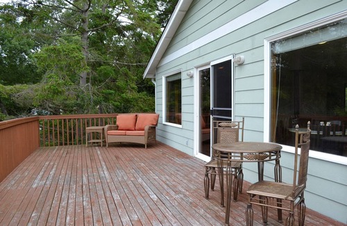 Oak Harbor House | Serene, Relaxing & Dog Friendly