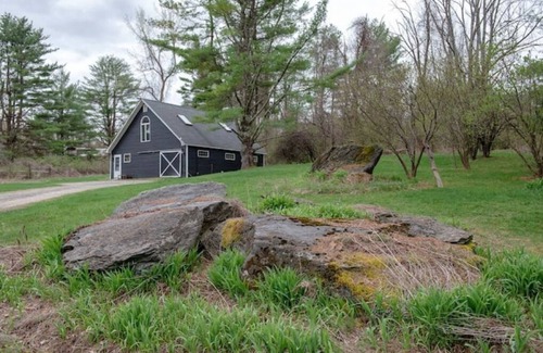 North Egremont House | Serene Renovated Barn w/Firepit