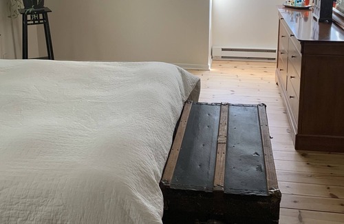 Saint-Sauveur Cottage | Serene, renovated spacious cottage in wooded surroundings close to all amenities