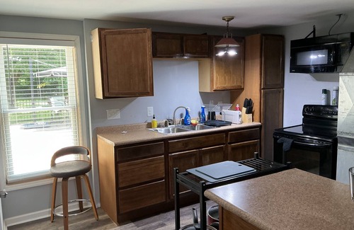 Nashville House | Serene Retreat Close to Town - Acre Lot Fully Fenced Backyard