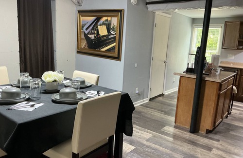 Nashville House | Serene Retreat Close to Town - Acre Lot Fully Fenced Backyard