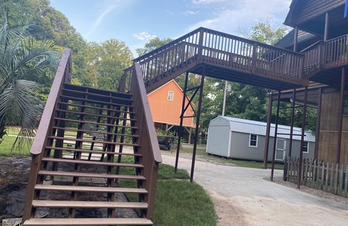 Camden House | Serene Riverfront Retreat near Historic Camden Sleeps 9 with RV Hookup, WiFi, AC