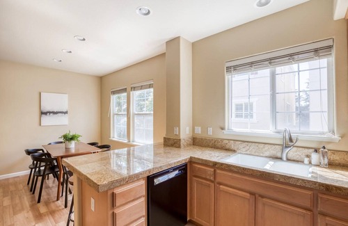 Willow Glen House | Serene San Jose 3BR w/A/C, nr Hiking Trails & Shopping, by Blueground