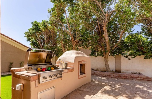 Arabian Views House | SERENE SCOTTSDALE - PRIVATE POOL AND PUTTING GREEN