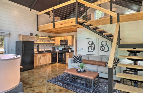 Newnata Cabin | Serene Shirley Cabin w/ Lake Access + Boat Launch!