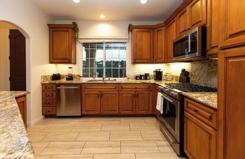 Vista House | Serene Spa Valley Home - Family Legoland Zoo Beach