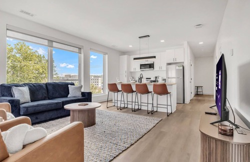 University Circle Apartment | Serene & Spacious 2BR | Cleveland Clinic